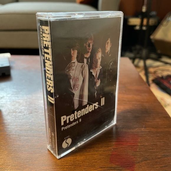 🎭 Vintage Pretenders II 1981 Real Records Sire Cassette Tape Chrissie Hynde 🎭 - Picture 2 of 6